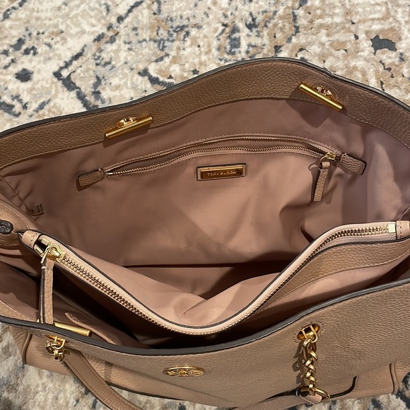 Tory Burch 💫 Georgia Pebbled Devon Tote - Picture 12 of 13